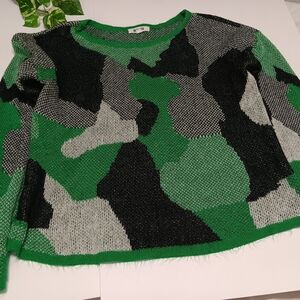 BB DAKOTA  Green and Black Camouflage Sweater size L